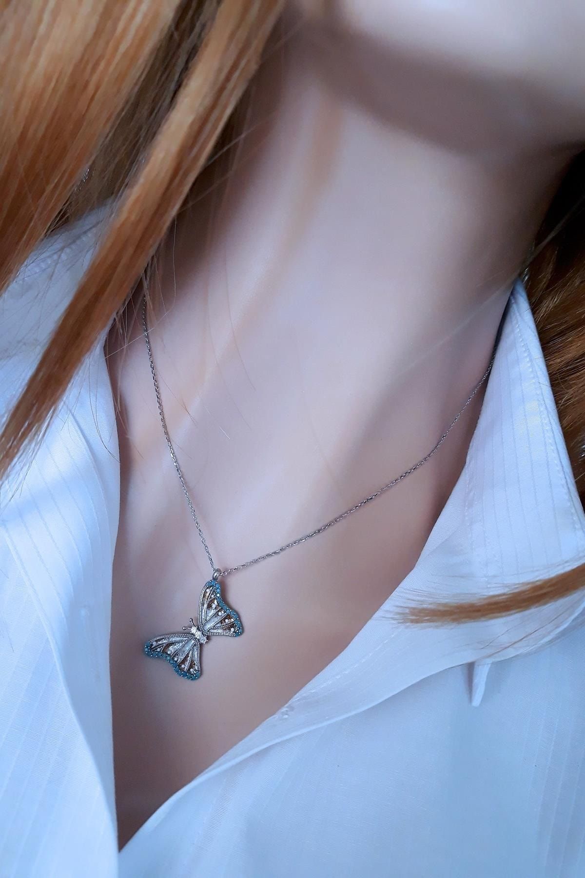 Kadın Küçük Boy Firuze Taşlı Peri Kelebek Kolye