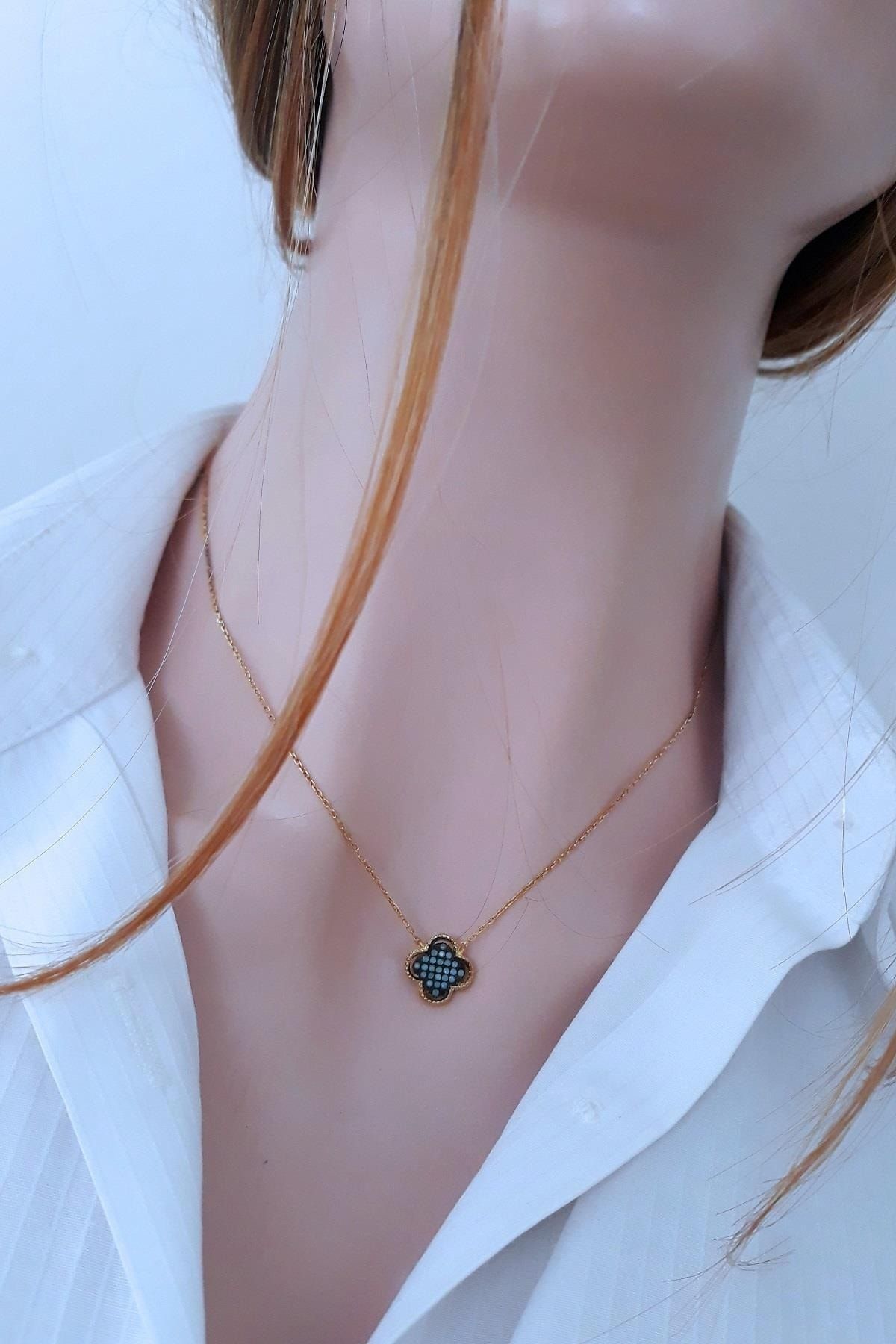 Cleef Esintili Tasarım Turkuaz Taşlı Yonca Motifli Kolye – 925 Ayar Gümüş