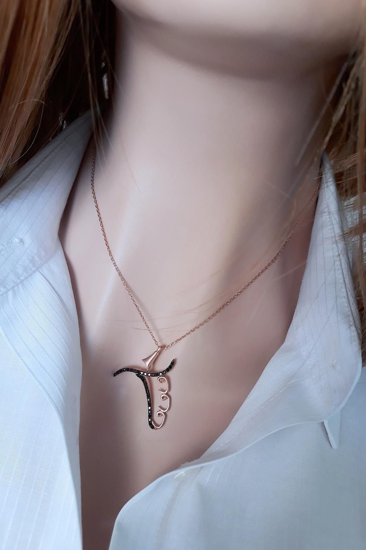 Kadın Siyah Taşlı Vav Semazen Kolye