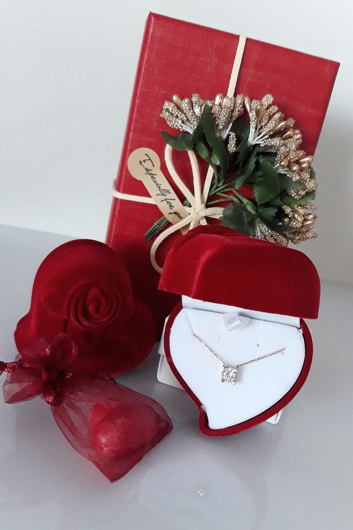 925 Ayar Gümüş Tektaş Kolyeli Hediye Paketi 2