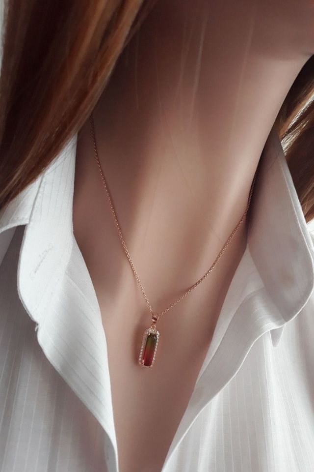 925 Gümüş Rose Gold Anturaj Kolye, Sultanite Benzeri Taş ve Beyaz Zirkon Detaylı