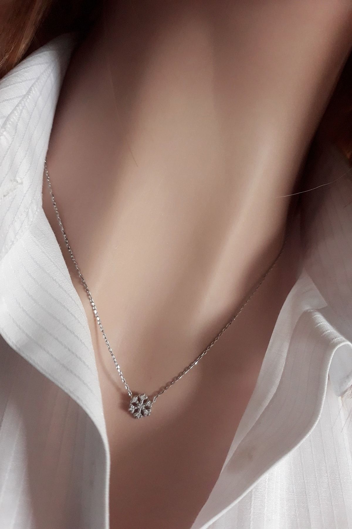 Minimal Kar Tanesi Kolye