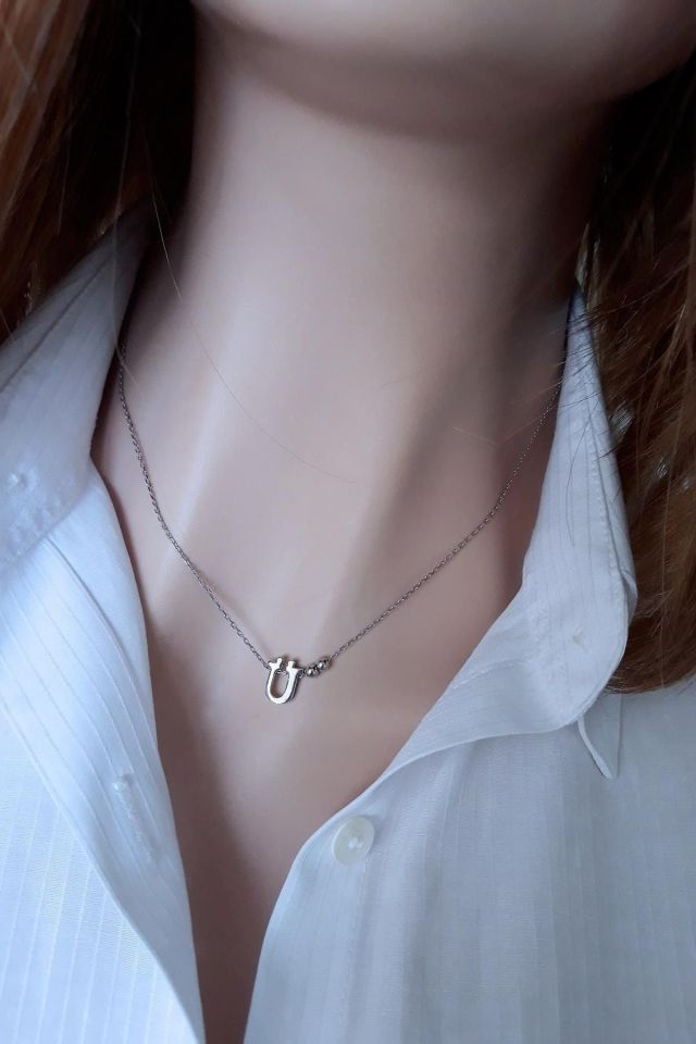 Kadın Gümüş Ü Harfi Kolye