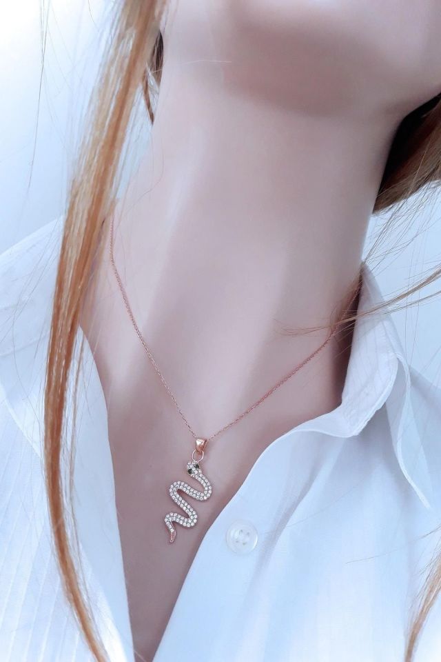 Rose Yılan Kolye