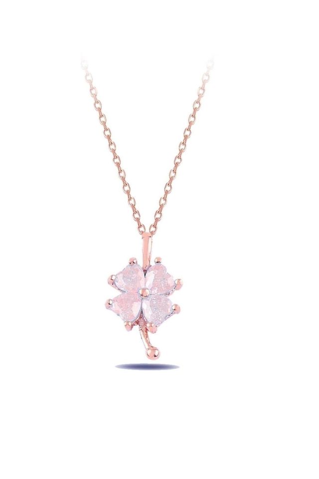 Yonca Motifli Kolye – Pudra Zirkon Taşlı – 925 Ayar Gümüş, Rose Gold Kaplama